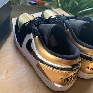 Air Jordan 1 Low Gold